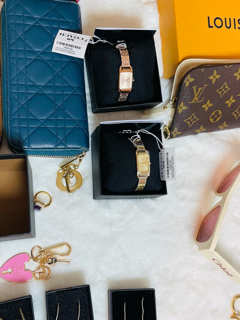 Coach Authentic watch bracelet new with tags gold - Picture 11 of 13